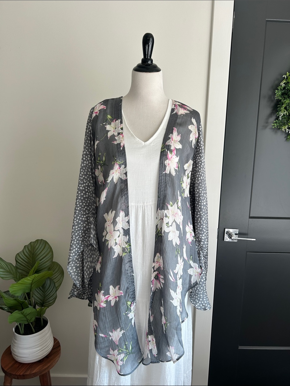 Cejon one size gray pink white polyester Ruana swim cover summer shawl